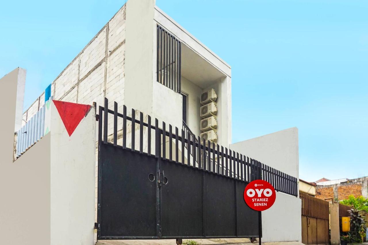 Super Oyo 91074 Stariez Senen Syariah Hotel Jakarta Exterior foto