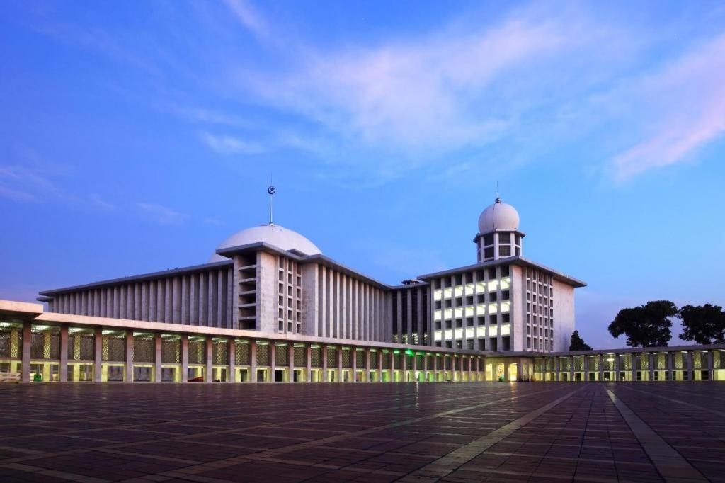 Super Oyo 91074 Stariez Senen Syariah Hotel Jakarta Exterior foto